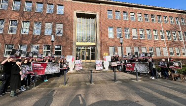 Tierrechtsaktivisten vor dem Verwaltungsgerichtshof Mannheim