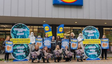 Protestaktion vor Lidl-Filiale