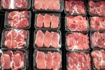 BVerpacktes Fleisch im Supermarkt