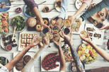 Menschen essen und trinken