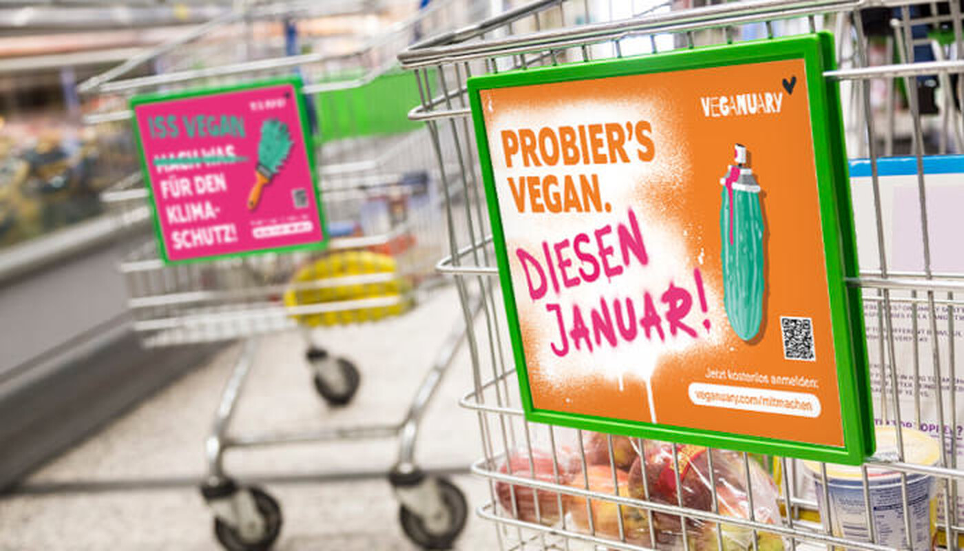 Supermarkt mit Veganuary-Werbung