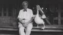 Albert Schweitzer und der Pelikan Parsifal.