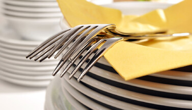 Geschirr und Besteck